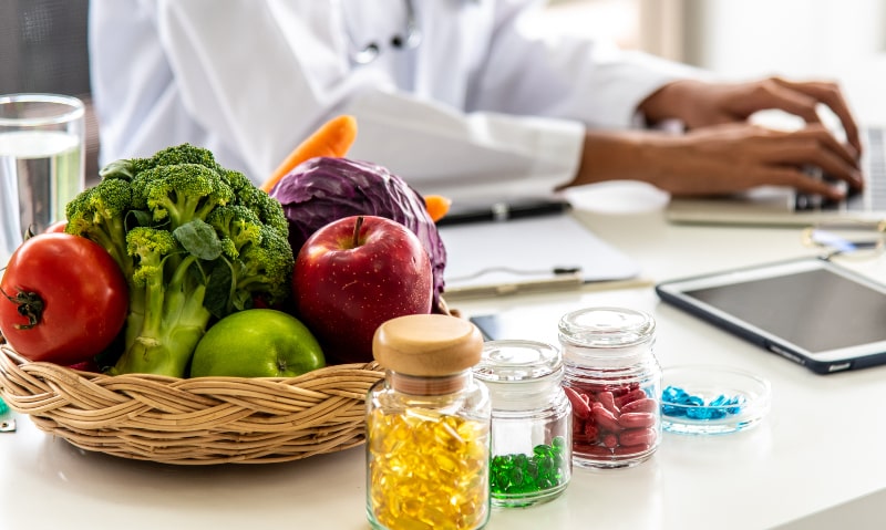 Decoding Diets: The Essential Guide to the Dietitian vs Nutritionist Debate